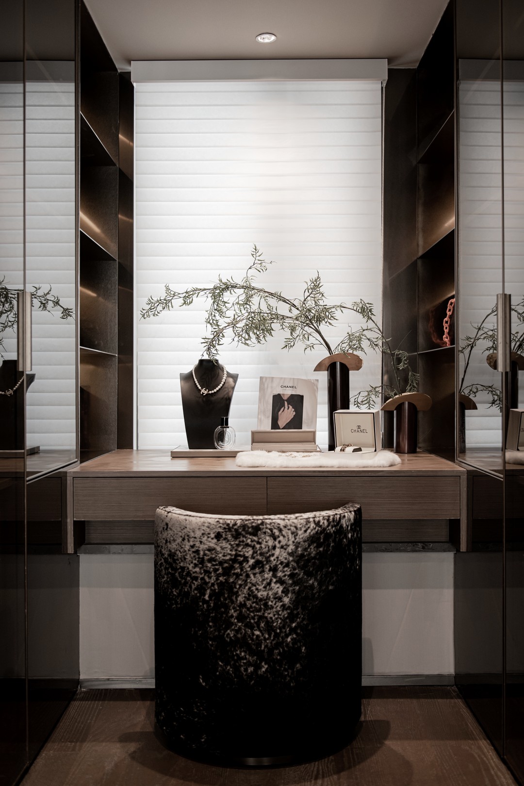 1739774963682244.jpg 23.jpg